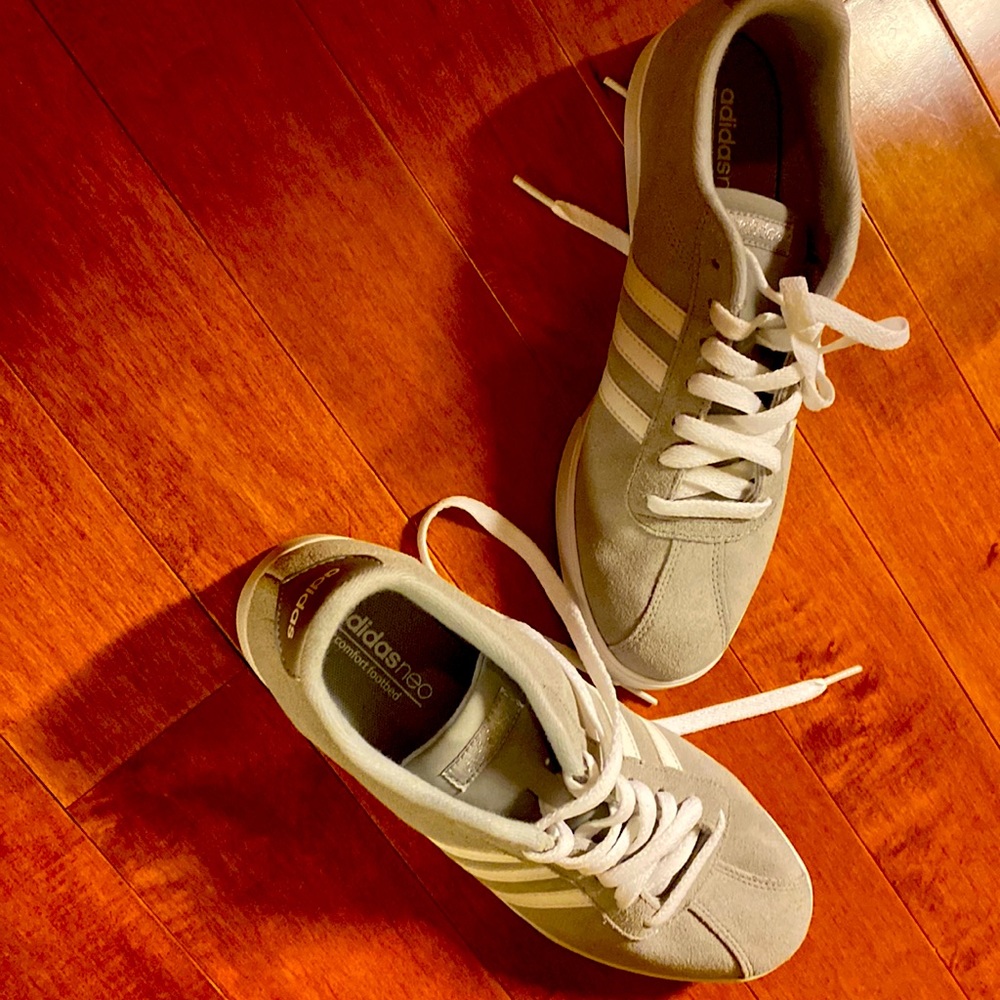 Adidas new athletic and leisure shoes size 9.5 women’s